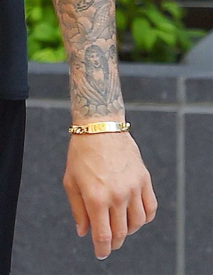 Justin Biebers Selena Gomez Tattoo Is Still On His Wrist Awkward? Hollywood Life