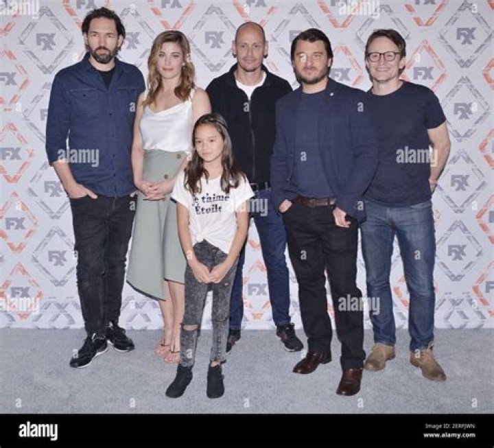 Mr Inbetween (TV) Cast - All Actors and Actresses