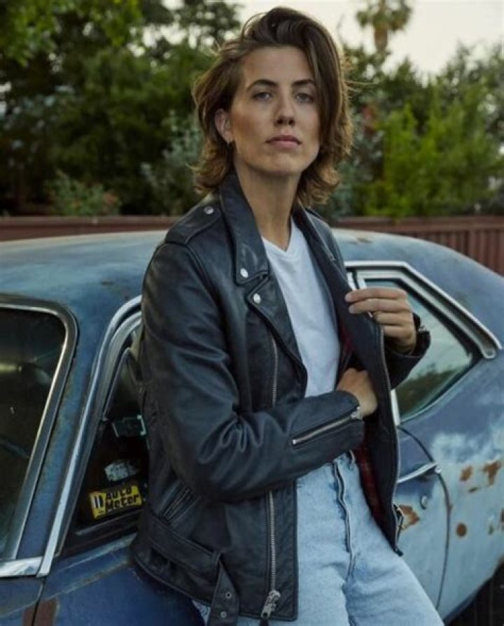 Who Is Emily ER Fightmaster Partner Kz Elizabeth? Non Binary Actor Gender At Birth And Family Detail