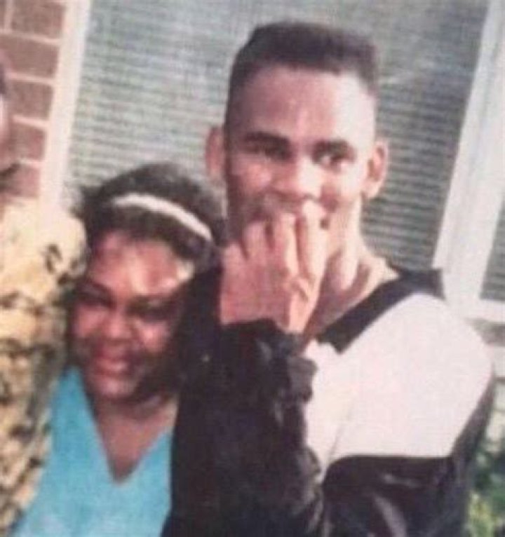 Who Was R Kelly Mom Joanne Kelly?