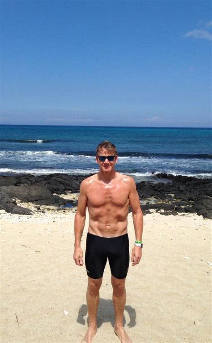 Woah! Shirtless Gordon Ramsay Heats Up Hawaii